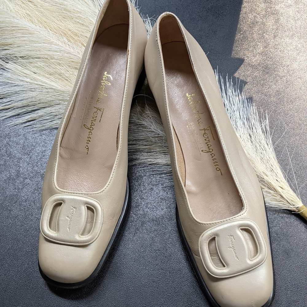 🌻Salvatore Ferragamo Boutique Shoes Size 71/2